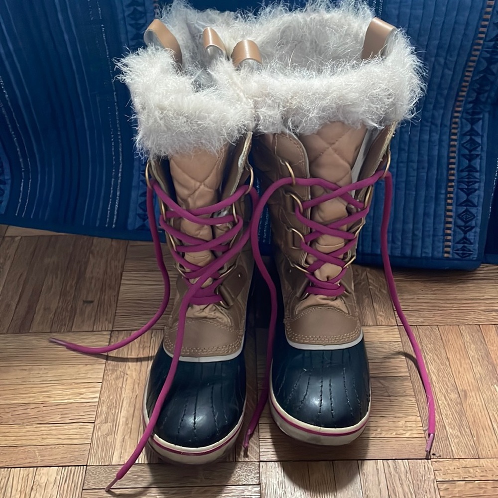 Sorel winter boots size 8